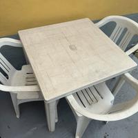 Tavolo bello bianco anche sedia