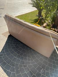 Divano in pelle a tre posti