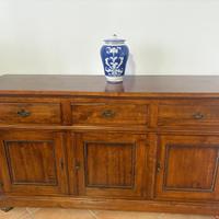 Mobile in legno con ante e cassetti