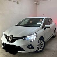 reanult clio Hybrid con garanzia renault.