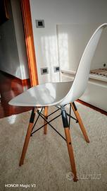 sedia con gambe in legno