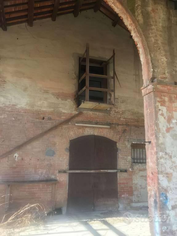 Immobile in asta di 435 m² con più di 5 locali a M - Vista 5