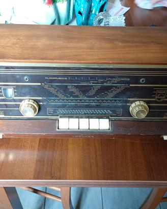 Radio vintage anni 60 funzionante