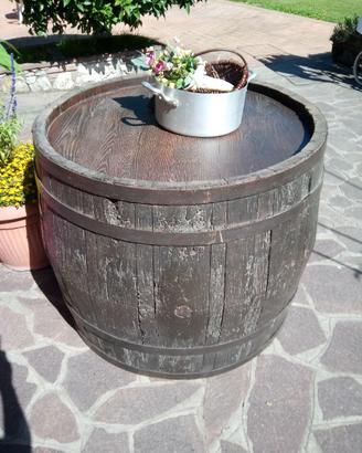 Antica botte da arredo