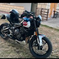 Triumph trident 660 triple tribute