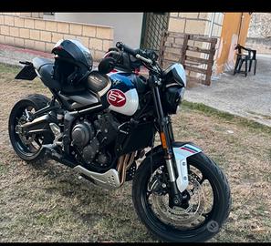 Triumph trident 660 triple tribute