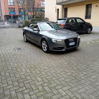 cabrio audi molto bello