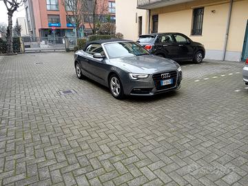 cabrio audi molto bello