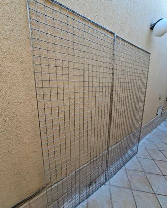 Supporti a muro per esposizione