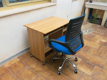 Scrivania computer legno rotelle Sedia ufficio