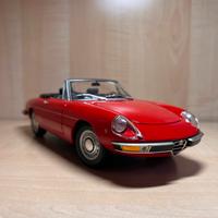 ALFA ROMEO 2000 Spider Duetto  Minichamps 1:18