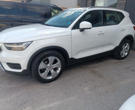 Volvo XC40 T2 Geartronic Momentum