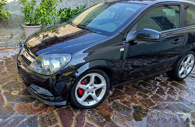 Opel Astra GTC 1.6 turbo GPL