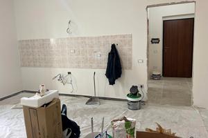 Trilocale ristrutturato, piazza Vargas