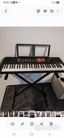 tastiera yamaha con piedistallo e sacca