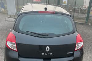Renault clio 3, 1.2 benz 2010