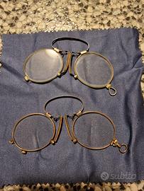 Occhiali a pinza antichi