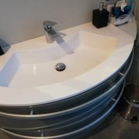 mobile bagno sospeso 