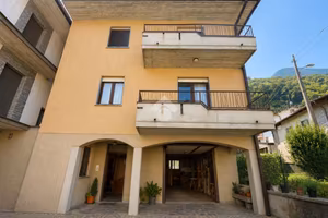CASA SEMINDIPENDENTE A FUSINE