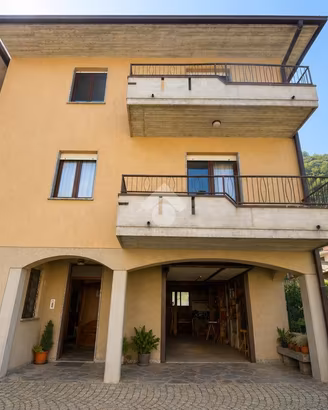 CASA SEMINDIPENDENTE A FUSINE