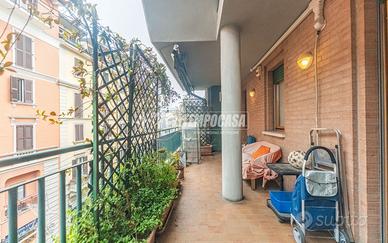 TRILOCALE CON TERRAZZO E BOX