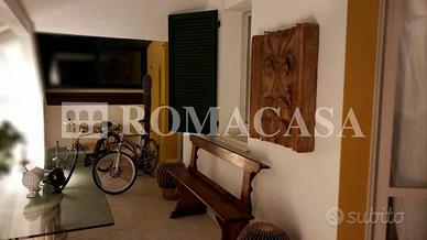 Appartamento di 190 m² con 3 locali e box auto a F