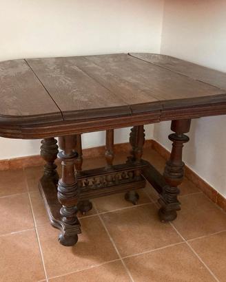 tavolo in stile