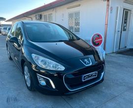 Peugeot 308 Berlina 5p. 1.6 E-HDi 112cv Allure