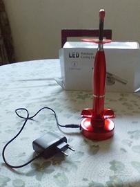 Luce sbiancante per denti.