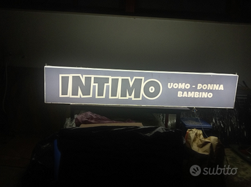 Insegna luminosa a led