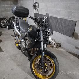 Honda Hornet del 2000 + accessori