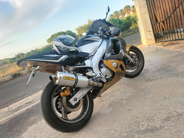 Moto R6