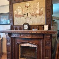 Rivestimento per camino e credenza