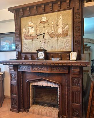 Rivestimento per camino e credenza