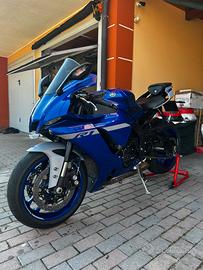 Yamaha R1