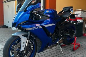 Yamaha R1