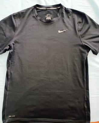 Maglietta Nike Dri Fit nera taglia S 