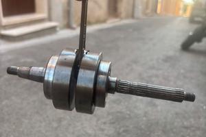 SMEMBRO PEZZI PIAGGIO (+FOTO IN PRIV)