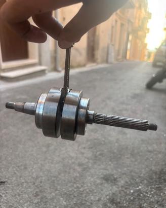 SMEMBRO PEZZI PIAGGIO (+FOTO IN PRIV)