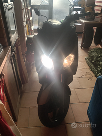 Yamaha xmax 250