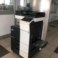 Messa all'asta di stampante Minolta