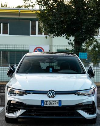 Volkswagen Golf 8 R 320 cv