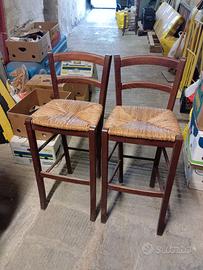 Sgabelli legno e paglia