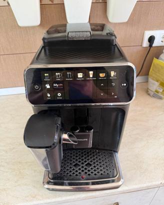 Philips serie 5500 macchina da caffe Latte Go