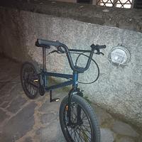bicicletta BMX