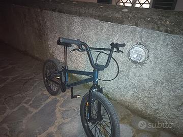 bicicletta BMX
