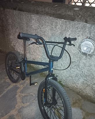 bicicletta BMX