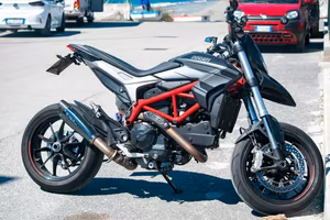 Ducati hypermotard 821