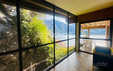 TRILOCALE CON TERRAZZO VISTA LAGO A LAGLIO