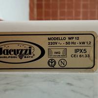 vasca idromassaggio Jacuzzi 